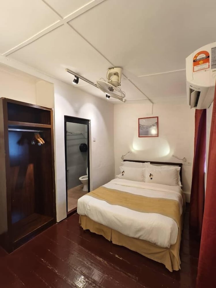 Фото Red Inn Court