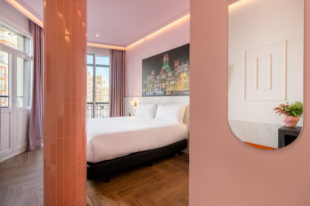 Фото Ikonik Gran VIA