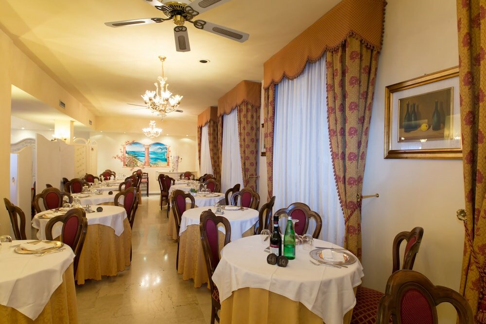 Фото Hotel Serenella