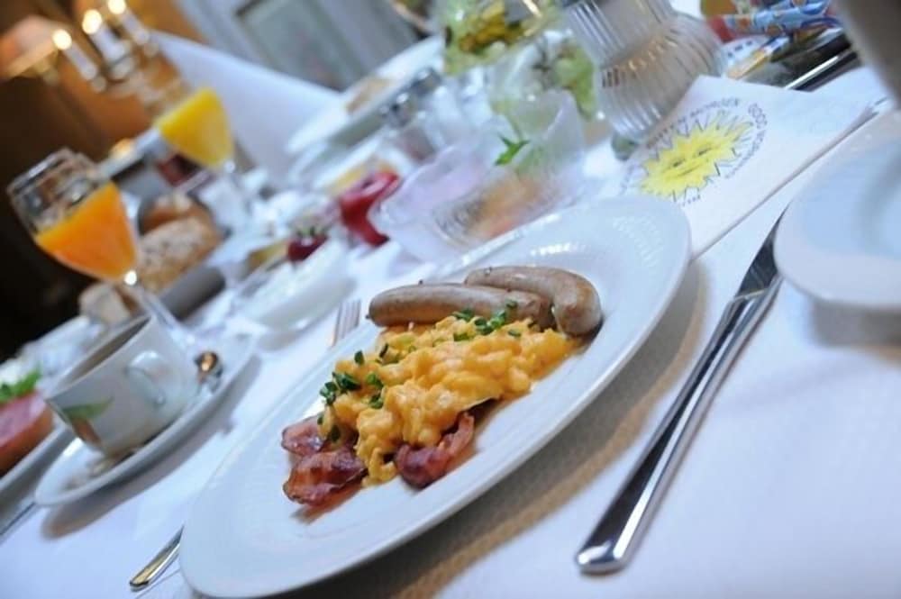 Фото Hotel Central