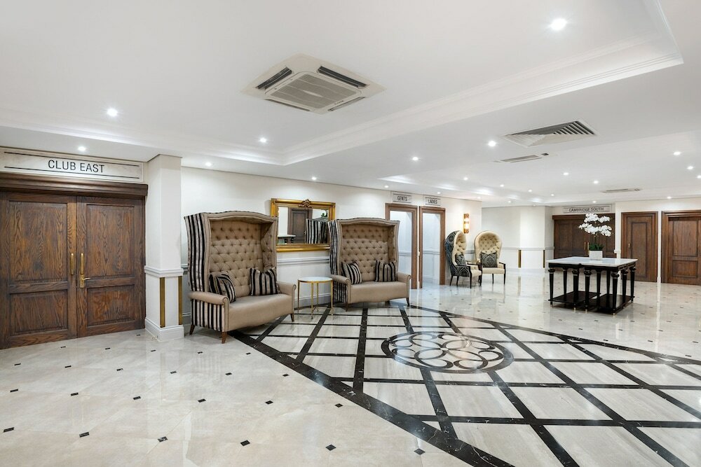 Фото Protea Hotel by Marriott Johannesburg Balalaika Sandton