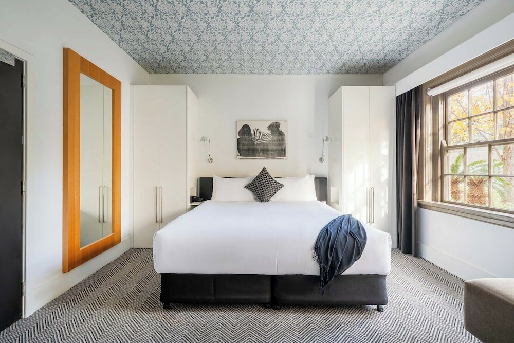 Фото Peppers Gallery Hotel Canberra