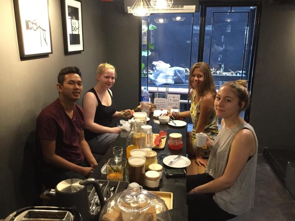 Фото Bed One Block Hostel