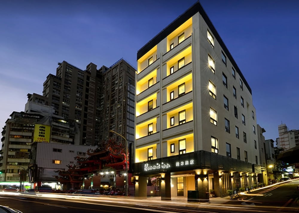 Фото отеля 1