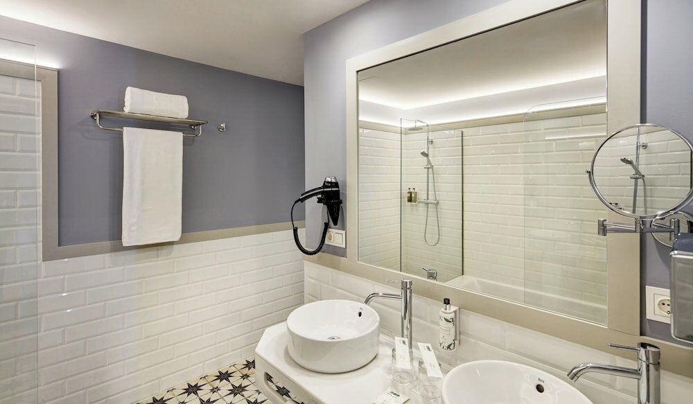 Фото Sercotel Granada Suites