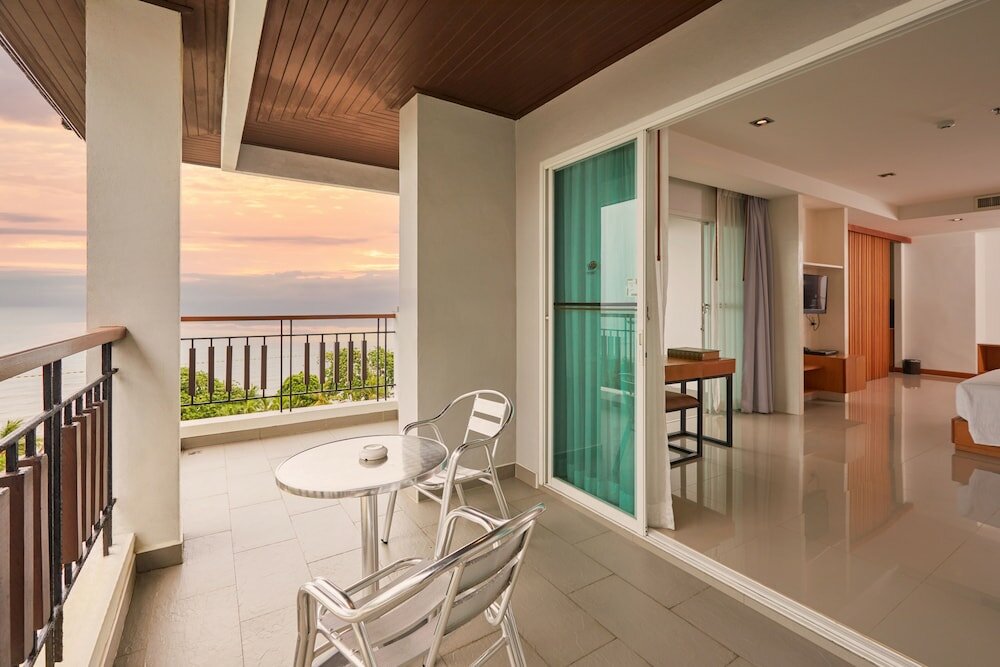 Фото Welcome World Beachfront Resort