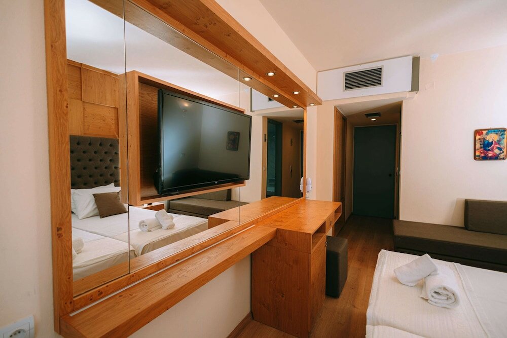 Фото Santa Marina Unique Hotel