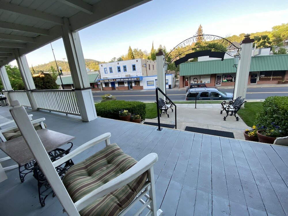 Фото Gunn House Hotel