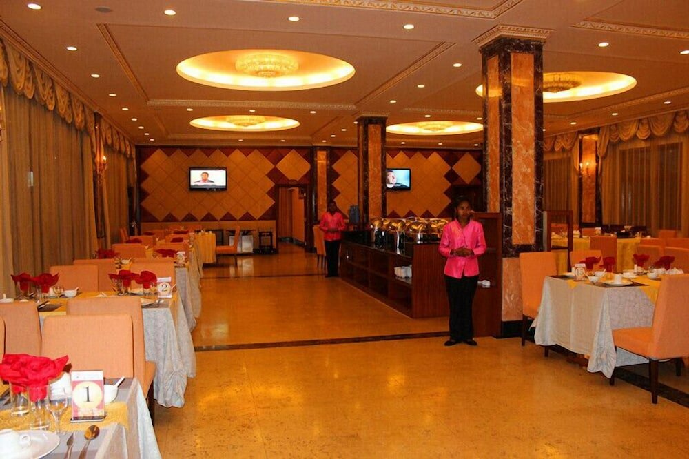 Фото Madagascar Golden Peacock Hotel