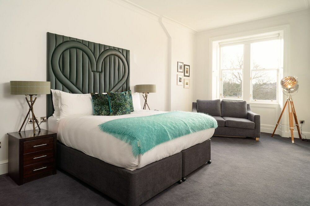 Фото Black Ivy Hotel