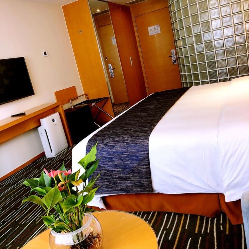 Фото Holiday Inn Express Shanghai New Jinqiao