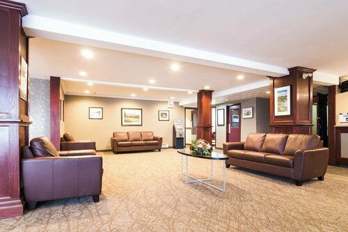 Гостиница Sinbad's Hotel & Suites в Гандере