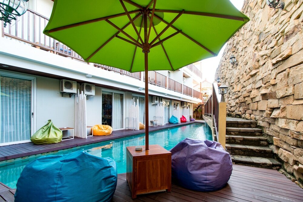 Фото Hadi Poetra Hotel