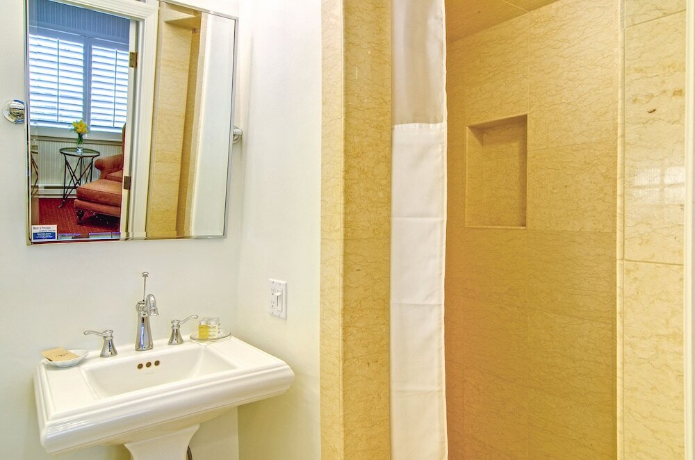 Фото Wayside Inn