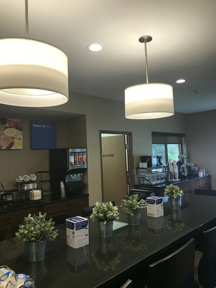 Фото Comfort Inn Ellsworth - Bar Harbor