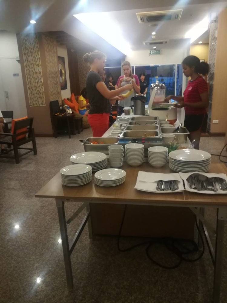 Фото 24@Home Hotel