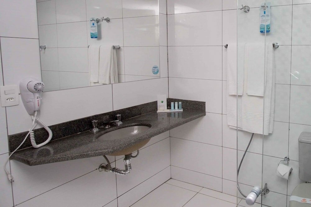 Фото Bristol Exceler Plaza Hotel