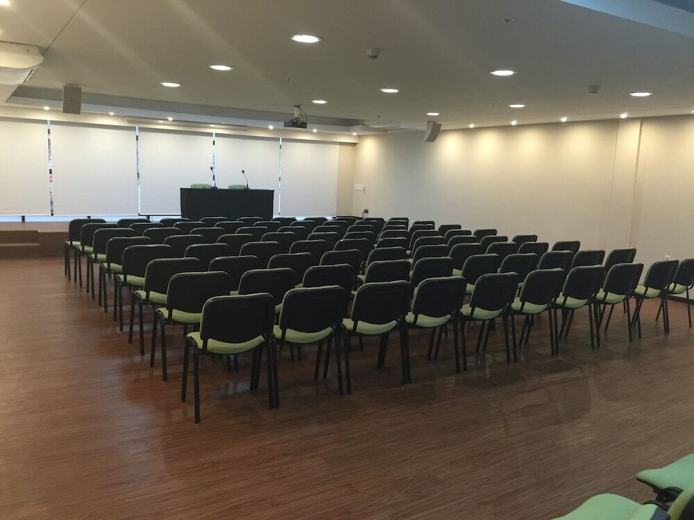 Фото Crystal Tower Hotel