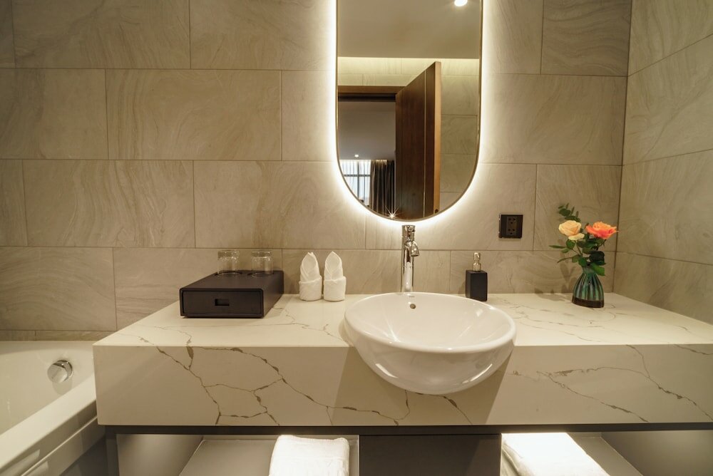 Фото Nhat Ha Lavish Hotel