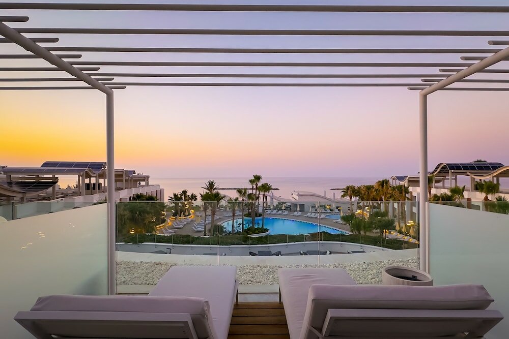 Фото Radisson Beach Resort Larnaca