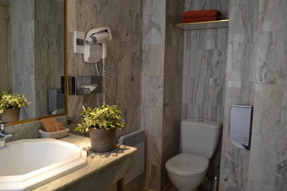 Фото Hotel Saint Ferreol