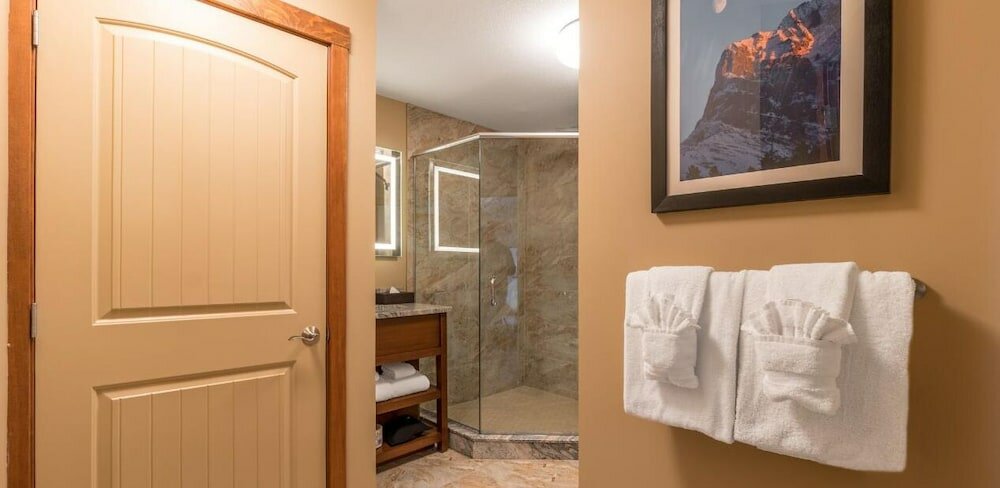 Фото Falcon Crest Lodge