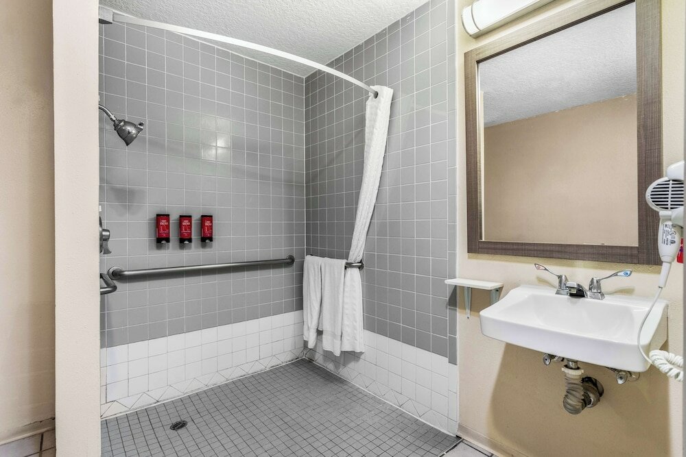 Фото SureStay Hotel by Best Western Albuquerque Midtown