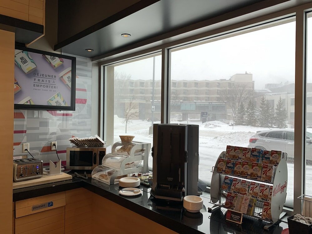 Фото Aloft Montreal Airport