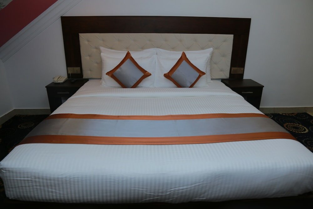 Фото Galaxy Grand Hotel