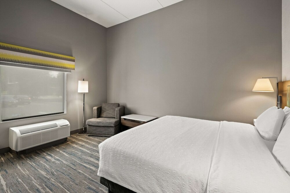 Фото Hampton Inn & Suites Poughkeepsie