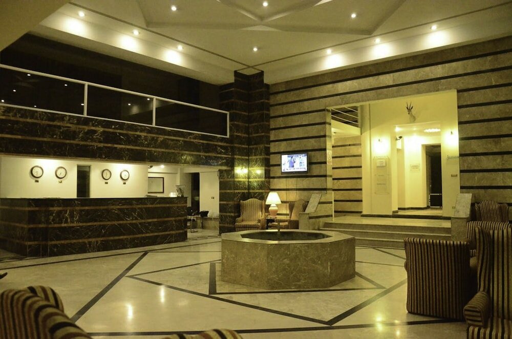 Фото Carlton Tower Hotel Lahore