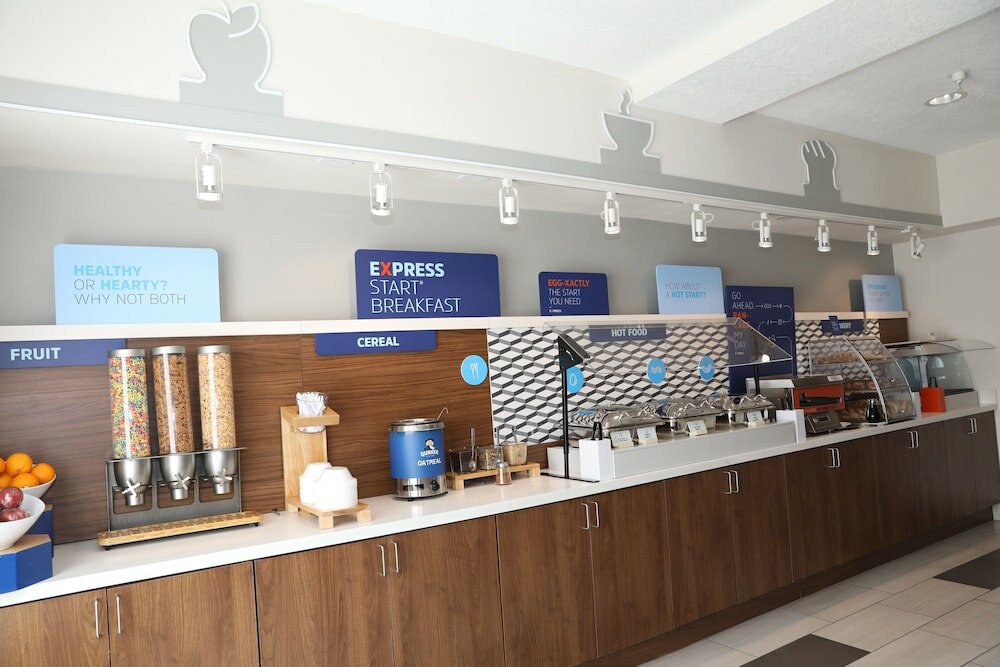 Фото Holiday Inn Express Hotel & Suites Albuquerque Airport, an Ihg Hotel