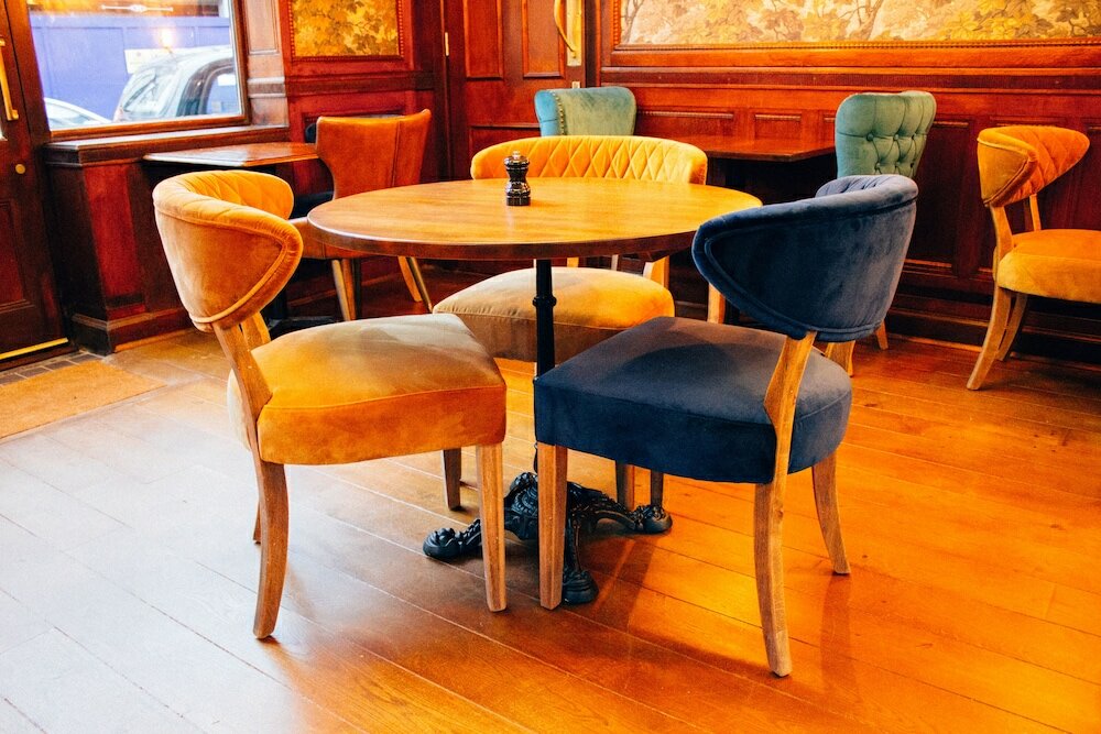 Фото Three Falcons Hotel