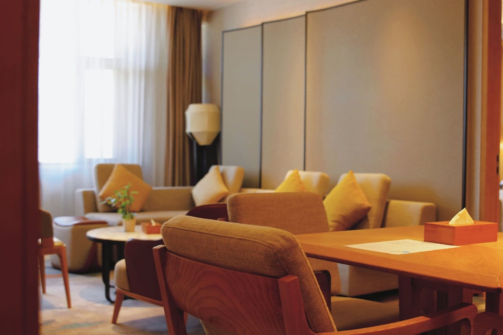 Фото Hilton Garden Inn Nujiang