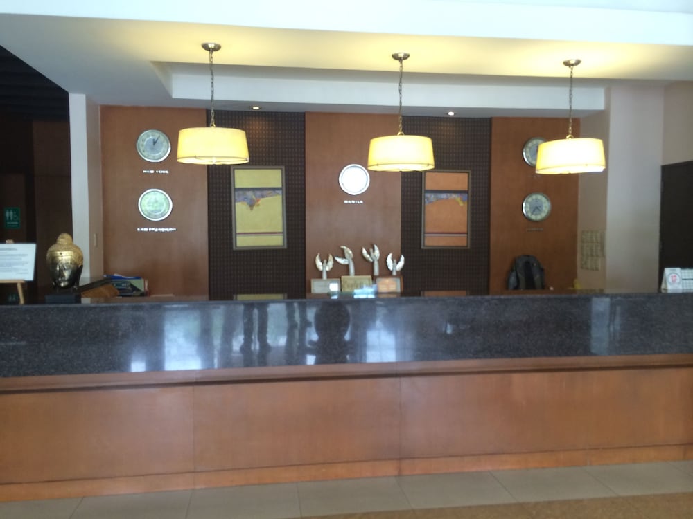 Фото Baguio Burnham Suites