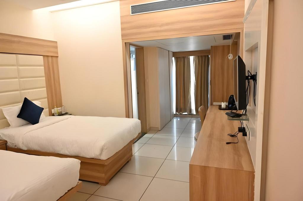 Фото Rang Lords Inn Bharuch