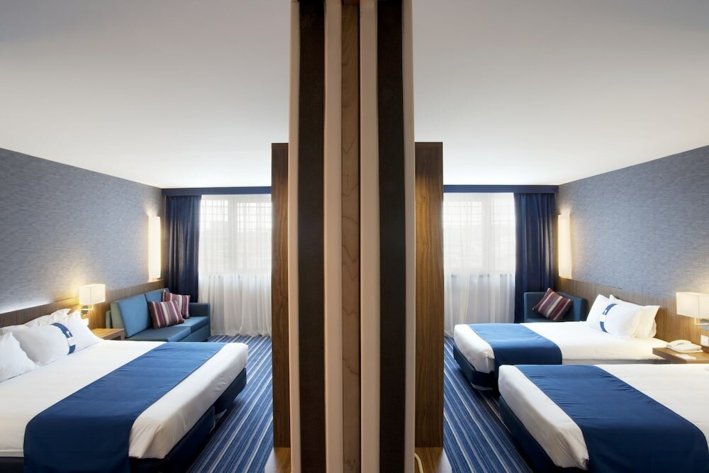 Фото Holiday Inn Express Lisbon Alfragide, an Ihg Hotel