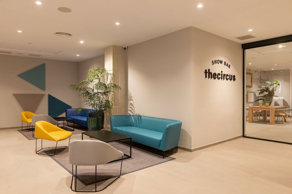 Фото L’Azure Hotel