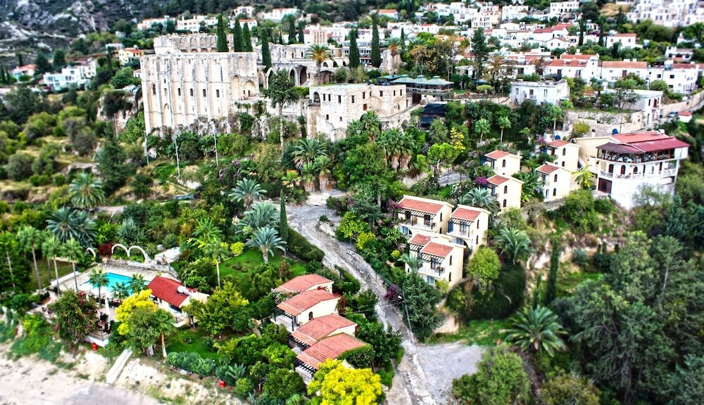 Фото Bellapais Gardens