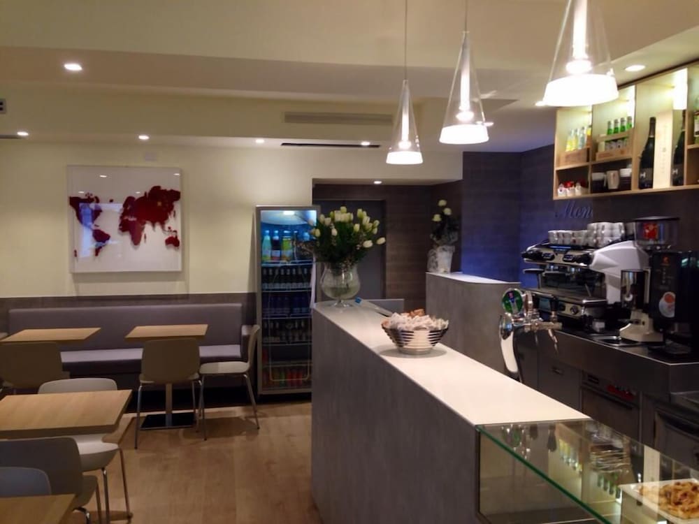 Фото Hotel Moniga