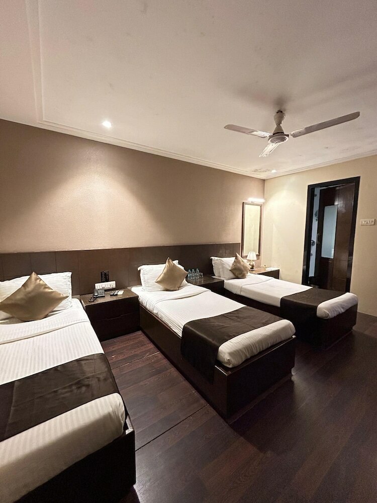 Фото Gulf Hotel Colaba