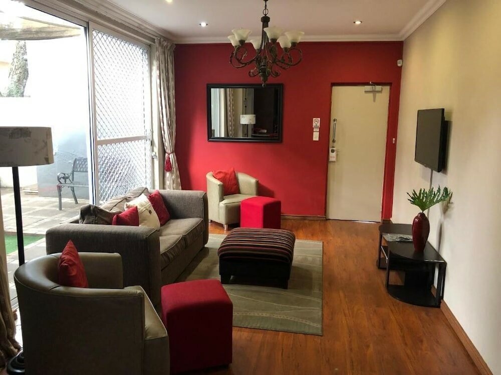 Фото 314 on Clark Guest House