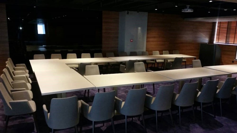 Фото Ambasador Hotel