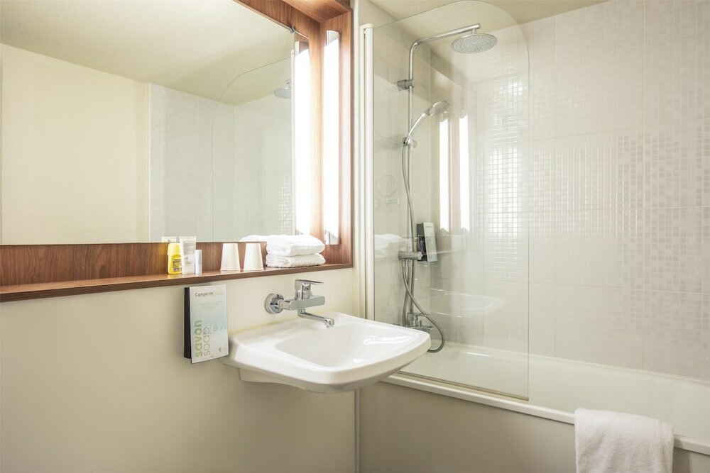 Фото Campanile Evry Est - Saint-Germain les Corbeil