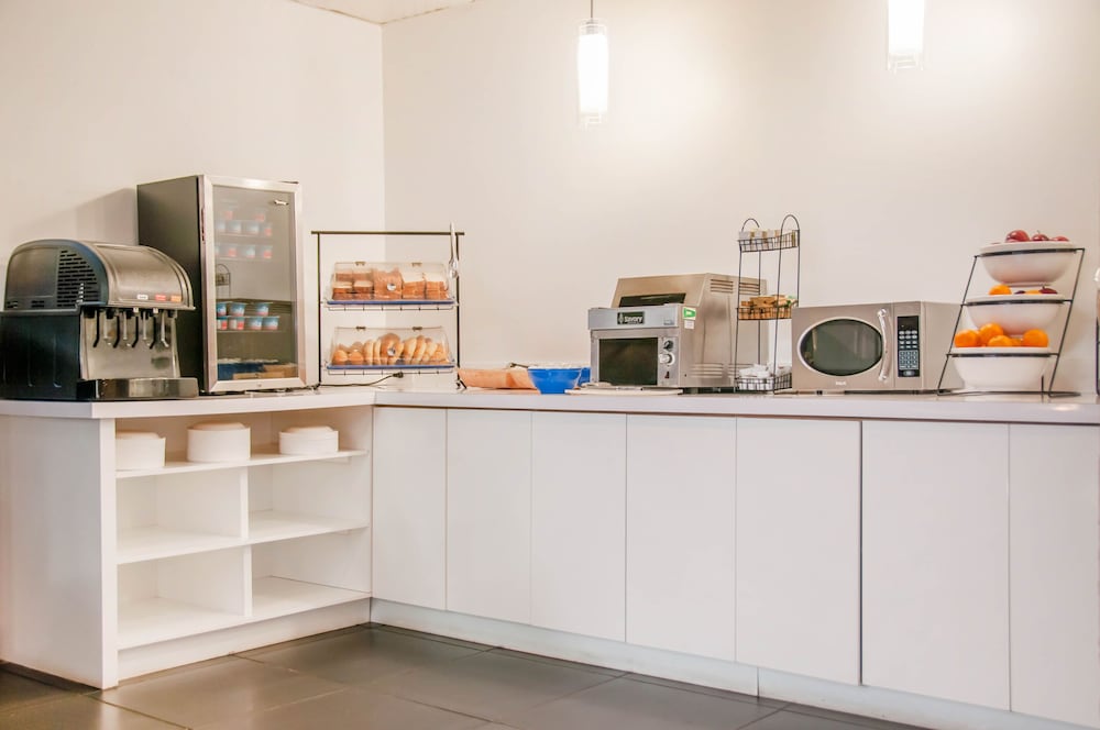 Фото Lelux Hotel