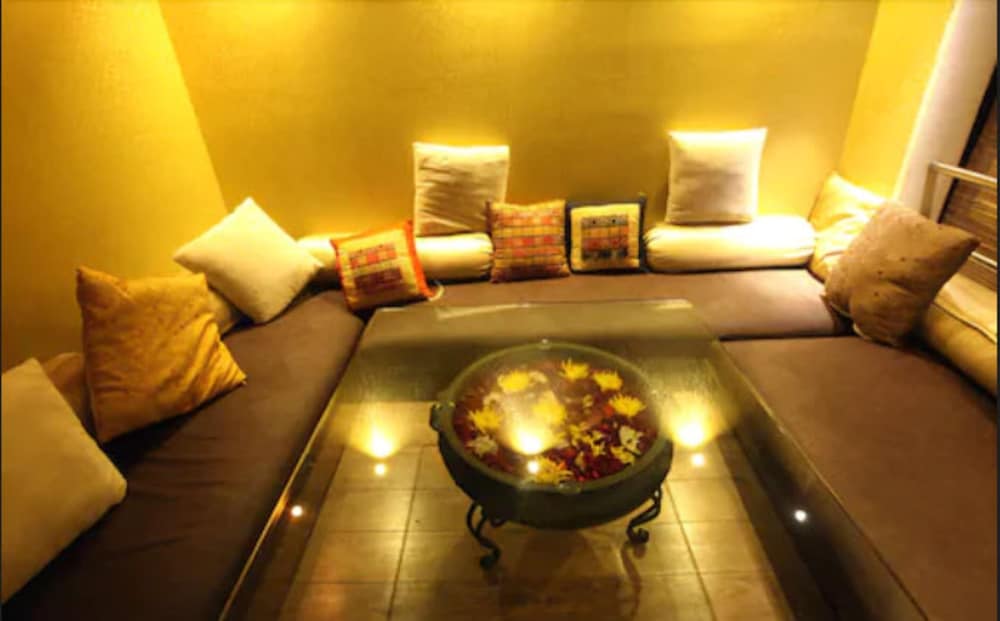 Фото Peninsula Grand Hotel