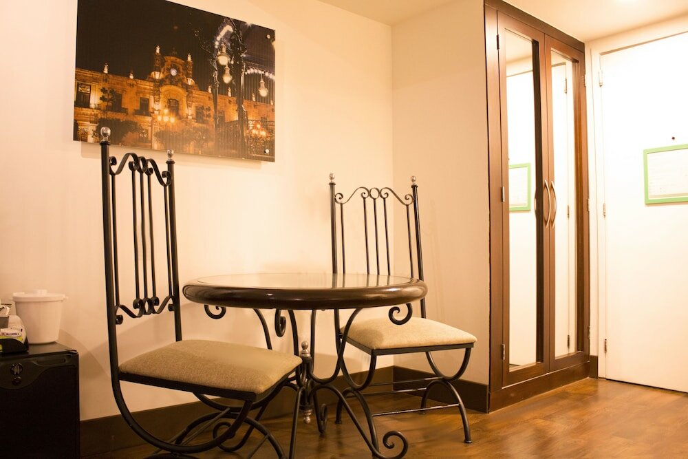 Фото Holiday Inn & Suites Guadalajara Centro Historico