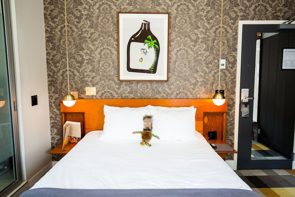 Фото The Drake Hotel