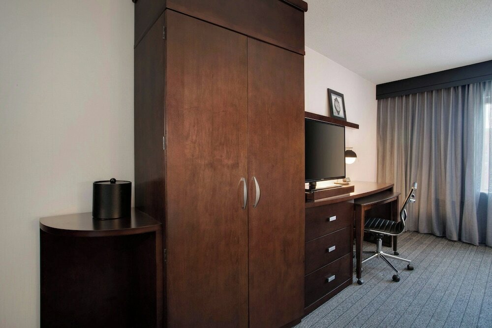 Фото Courtyard by Marriott Worcester