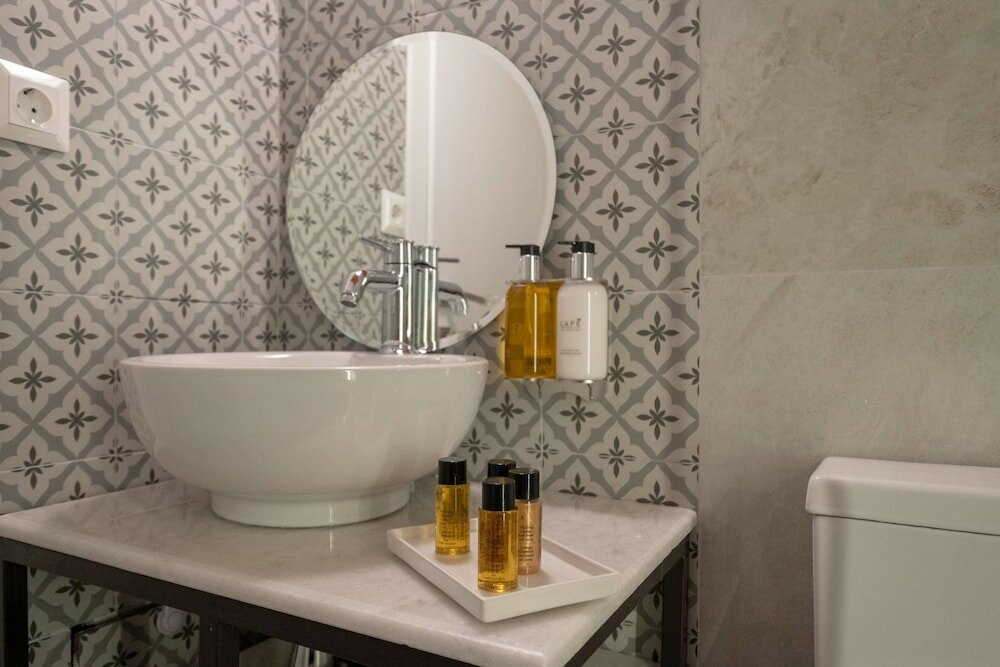 Фото Athenian Yard Suites